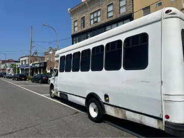 Picture of 2013 Ford E350 Xl Shuttle Bus