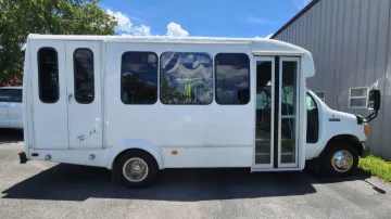 Picture of 2007 Ford E350 Super Duty Shuttle Bus ADA