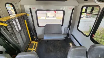 Picture of 2007 Ford E350 Super Duty Shuttle Bus ADA