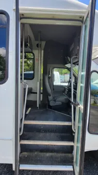 Picture of 2007 Ford E350 Super Duty Shuttle Bus ADA