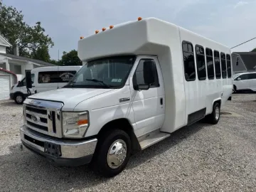 Picture of 2019 Ford E-450 Shuttle Bus