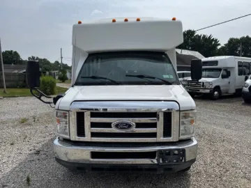 Picture of 2019 Ford E-450 Shuttle Bus