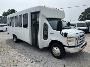 Picture of 2019 Ford E-450 Shuttle Bus