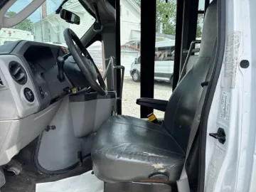 Picture of 2019 Ford E-450 Shuttle Bus