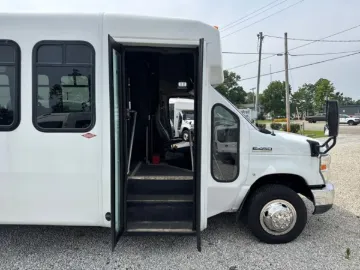 Picture of 2019 Ford E-450 Shuttle Bus