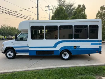 Picture of 2013 Ford E350 Starcraft ADA Shuttle Bus