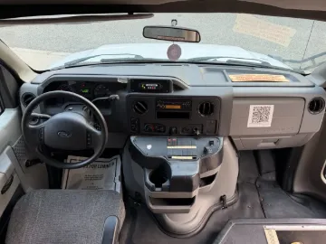 Picture of 2013 Ford E350 Starcraft ADA Shuttle Bus