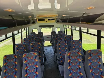 Picture of 2004 Chevrolet Express Girardin Shuttle Bus