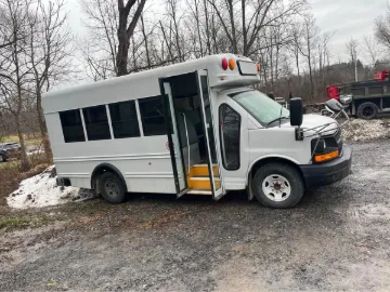 Picture of 2011 Chevrolet Express 3500 Shuttle Bus