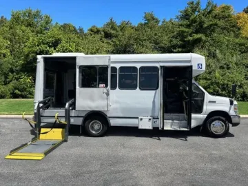Picture of 2015 Ford E-450 ADA Shuttle Bus
