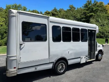 Picture of 2015 Ford E-450 ADA Shuttle Bus
