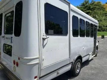 Picture of 2015 Ford E-450 ADA Shuttle Bus