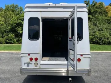 Picture of 2015 Ford E-450 ADA Shuttle Bus
