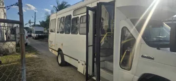 Picture of 2014 Ford E-450 Super Duty Shuttle Bus