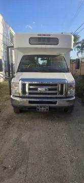 Picture of 2014 Ford E-450 Super Duty Shuttle Bus