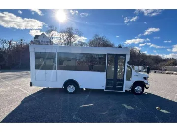 Picture of 2016 Ford E450 Winnebago Shuttle Bus ADA