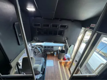 Picture of 2015 F550 Starcraft Xl Shuttle Bus