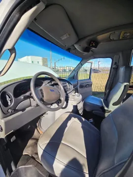 Picture of 2004 Ford E-350 Super Duty Shuttle Bus ADA