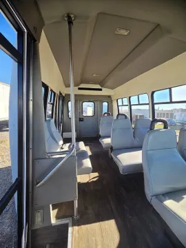 Picture of 2004 Ford E-350 Super Duty Shuttle Bus ADA