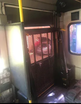 Picture of 2005 Ford E3 ADA Shuttle Bus