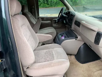 Picture of 2002 Chevrolet Express 1500 Passenger Van