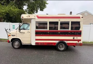Picture of 1991 Chevrolet G-Series Shuttle Bus