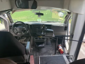 Picture of 2005 Chevrolet Express Girardin Shuttle Bus