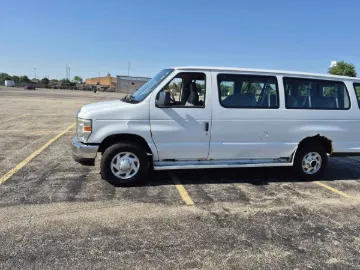 Picture of 2011 Ford E350 Xlt Extended Passenger Van
