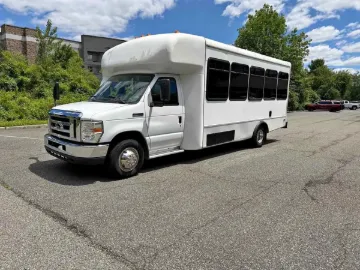 Picture of 2010 Ford E-450 Starcraft ADA Shuttle Bus