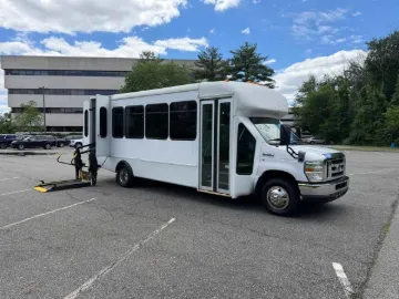 Picture of 2010 Ford E-450 Starcraft ADA Shuttle Bus