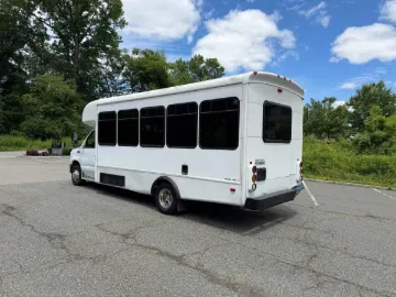 Picture of 2010 Ford E-450 Starcraft ADA Shuttle Bus
