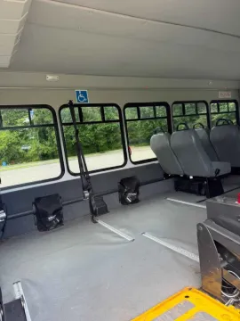 Picture of 2010 Ford E-450 Starcraft ADA Shuttle Bus