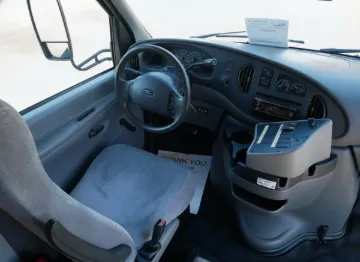 Picture of 2006 Ford E350 Starcraft Allstar ADA Shuttle Bus