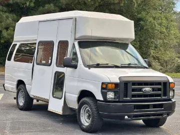 Picture of 2011 Econoline E350 Shuttle Bus