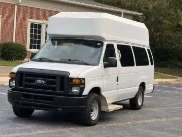Picture of 2011 Econoline E350 Shuttle Bus