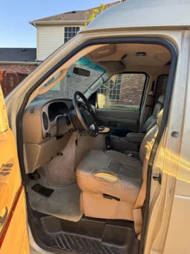 Picture of 2005 Ford E150 Passenger Van