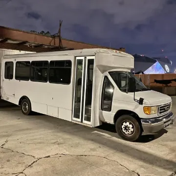Picture of 2006 Ford E450 Shuttle Bus
