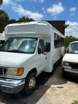 Picture of 2006 Ford E450 Shuttle Bus