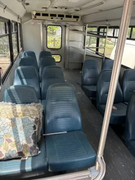 Picture of 2006 Ford E450 Shuttle Bus