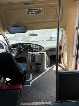 Picture of 2006 Ford E450 Shuttle Bus