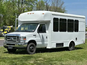 Picture of 2018 E-350 Super Duty Shuttle Bus