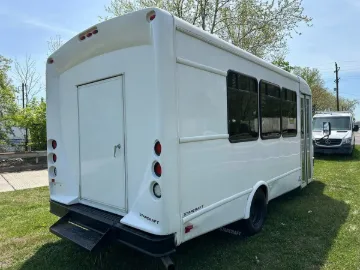 Picture of 2018 E-350 Super Duty Shuttle Bus