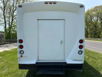 Picture of 2018 E-350 Super Duty Shuttle Bus