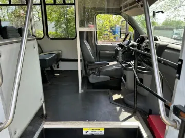 Picture of 2018 E-350 Super Duty Shuttle Bus