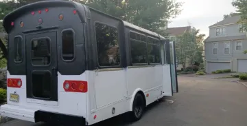 Picture of 2012 F450 Super Duty Shuttle Bus