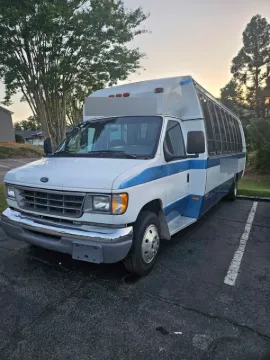 Picture of 1997 E350 Super Duty Cutaway Shuttle Bus