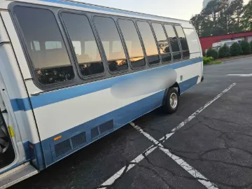 Picture of 1997 E350 Super Duty Cutaway Shuttle Bus