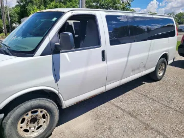Picture of 2008 Chevrolet Express 3500 Passenger Van