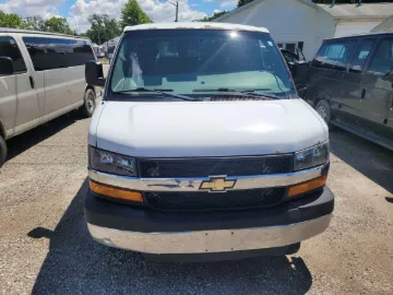 Picture of 2008 Chevrolet Express 3500 Passenger Van