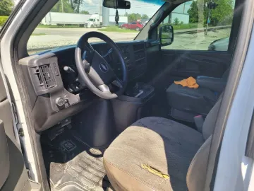 Picture of 2008 Chevrolet Express 3500 Passenger Van